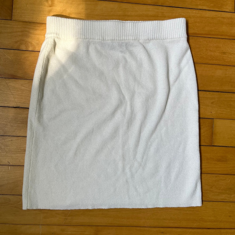 White Fox Boutique White Ribbed Knit Mini Skirt Size S Elastic Waist Bodycon
